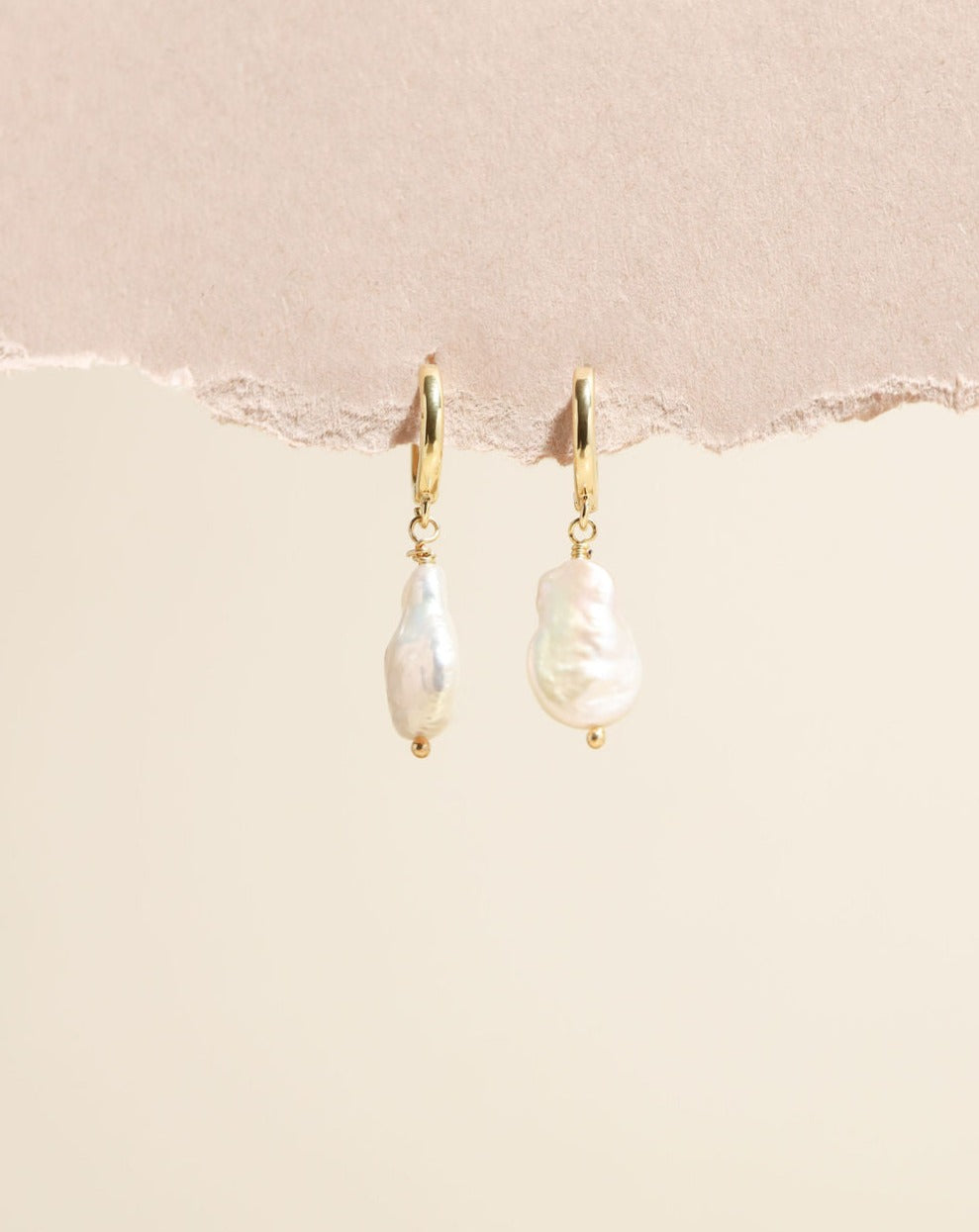 ENA PEARL EARRING