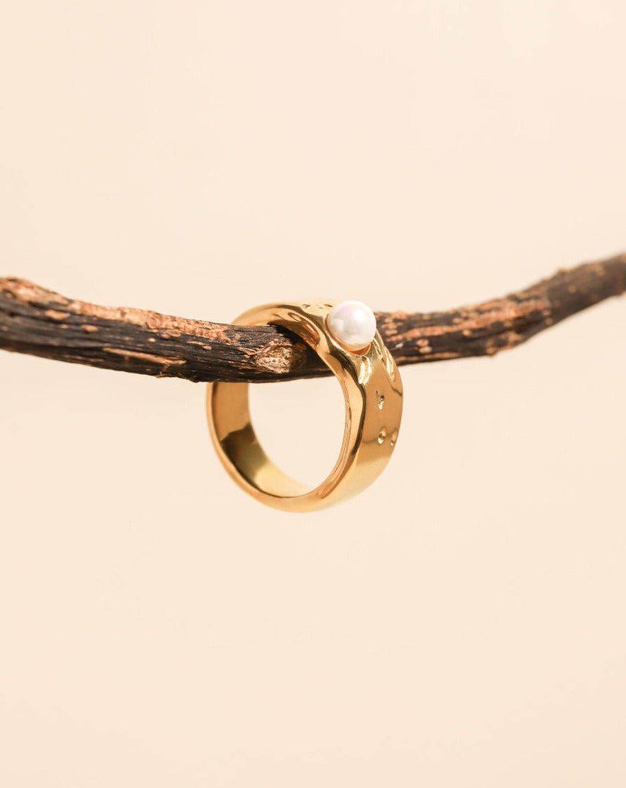 ISLA PEARL RING